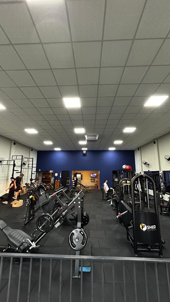 Área de cardio da GTFIT com esteiras e bike